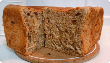 熟成黒たま食パン
